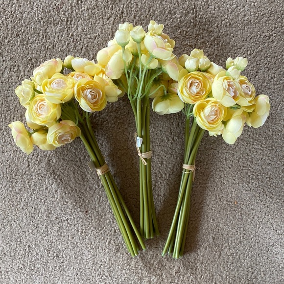 Yellow Cabbage Roses Stems - Picture 1 of 3